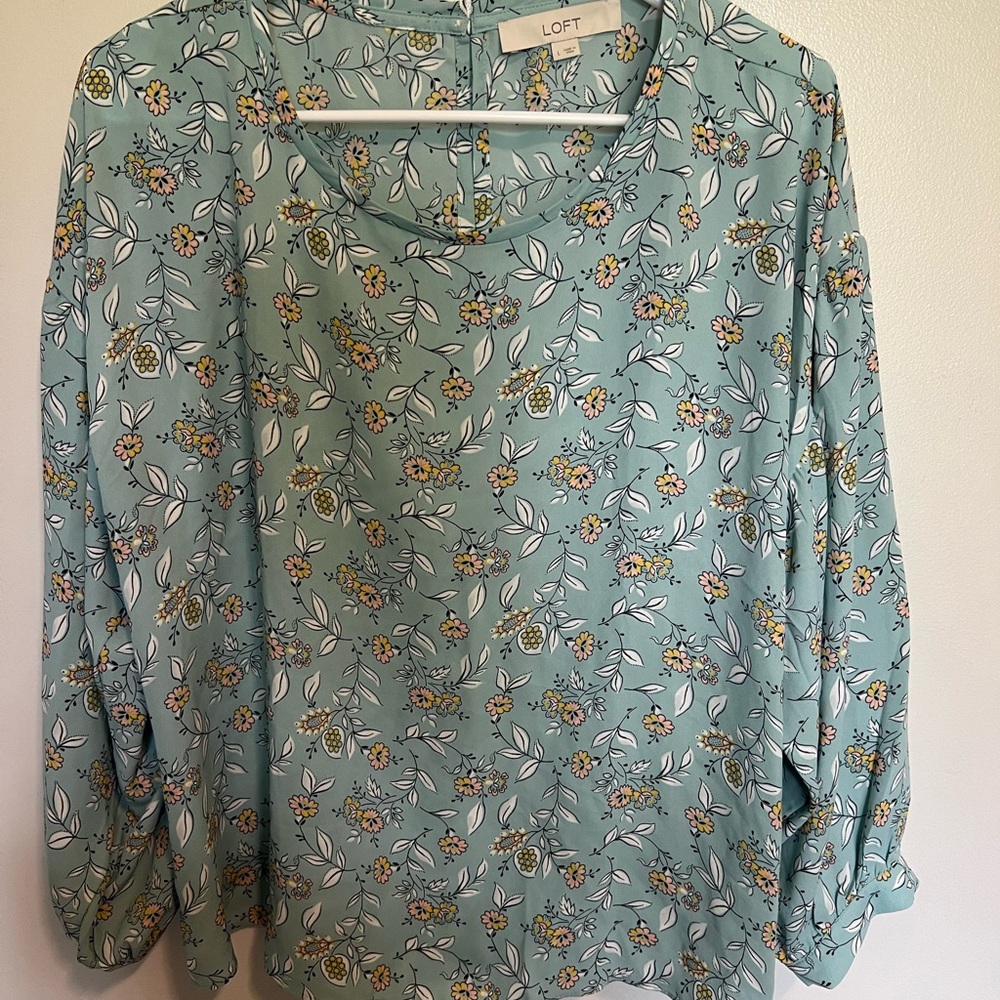 COPY - Loft aqua cloud floral balloon sleeves back key hole . Size Large - Picture 12 of 15